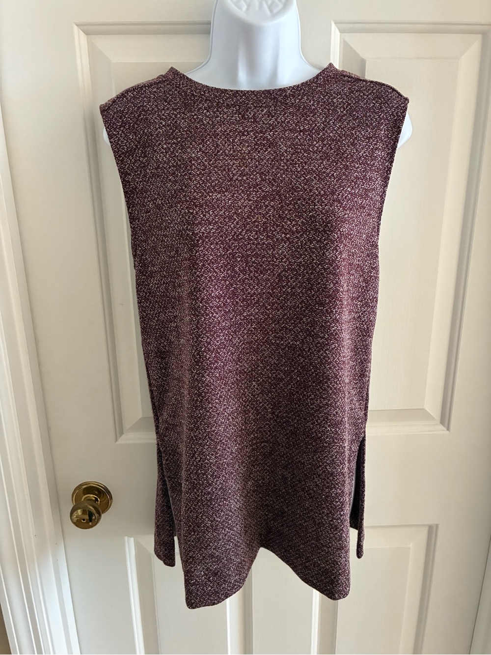 Banana Republic Sleeveless Knit Tunic Top in Wine, Small